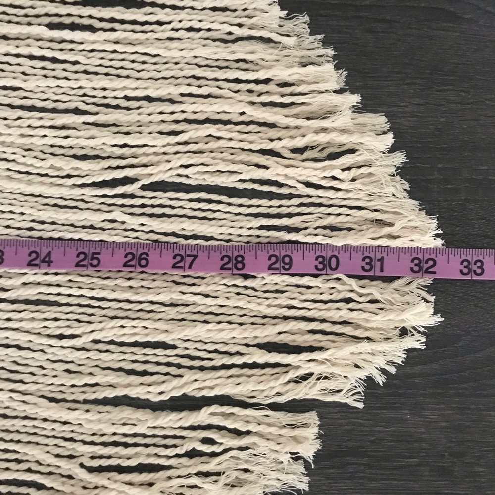 Handmade macrame wall hanging - Picture 5 of 6